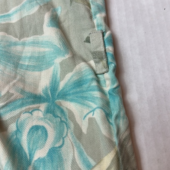 Natural Elements tropical 100% silk safari long look button down - Picture 8 of 11